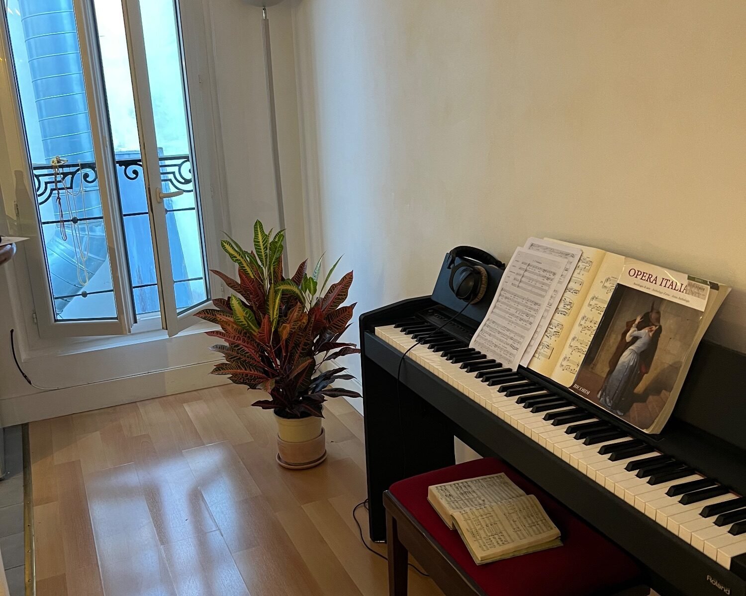 Studio calme sur cour Jules Joffrin Paris XVIII