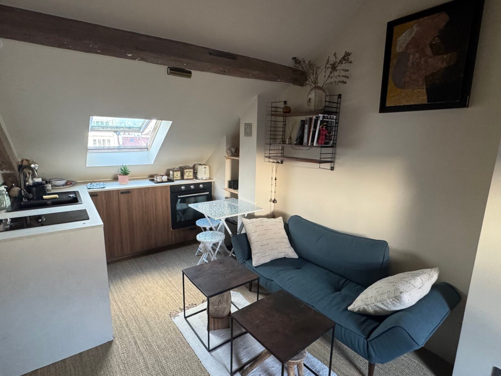 Charmant studio sous les toits en plein cœur de Paris