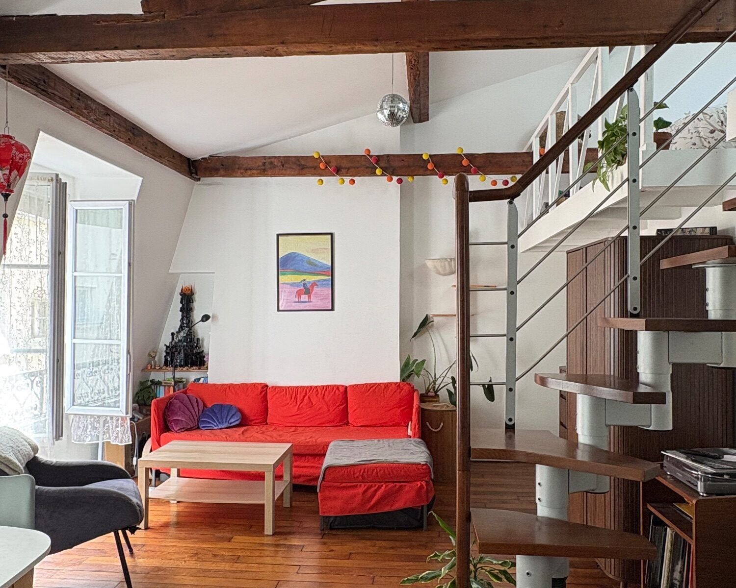 Appartement Duplex de 46m2 Lumineux et tout équipé, situé en plein cœur du 11eme