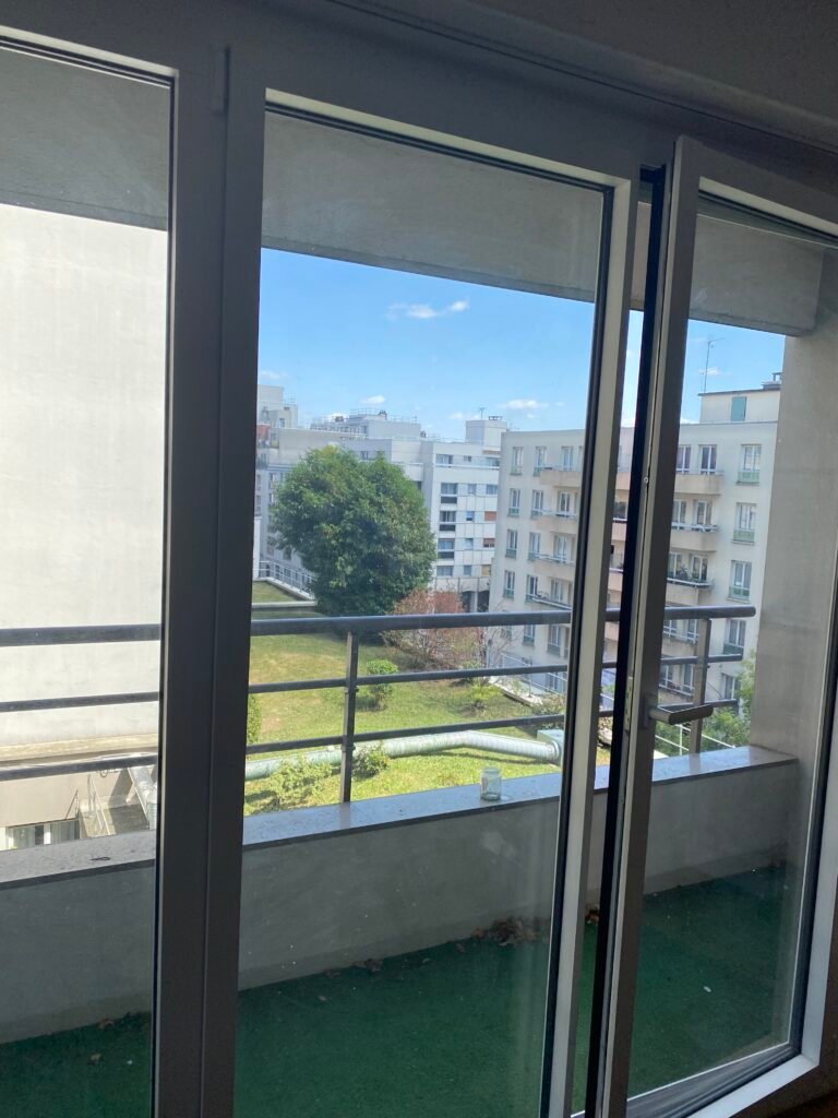 Appartement (68m2) Paris 20eme / Cabine insonorisée pour musicien.nes, tapis de danse