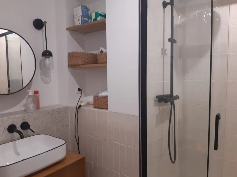 Appartement calme et joyeux près de la campagne à Paris