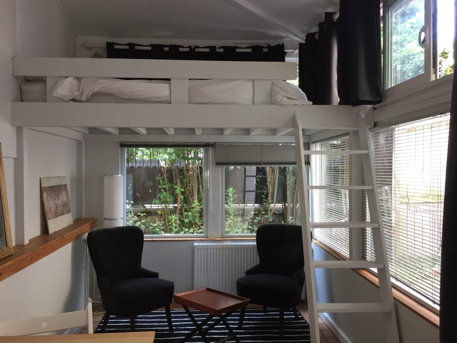 STUDIO MEUBLE AVEC TERRASSE