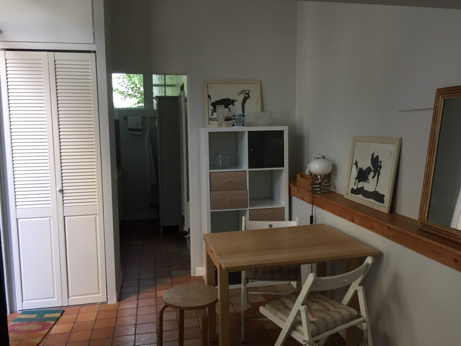 STUDIO MEUBLE AVEC TERRASSE