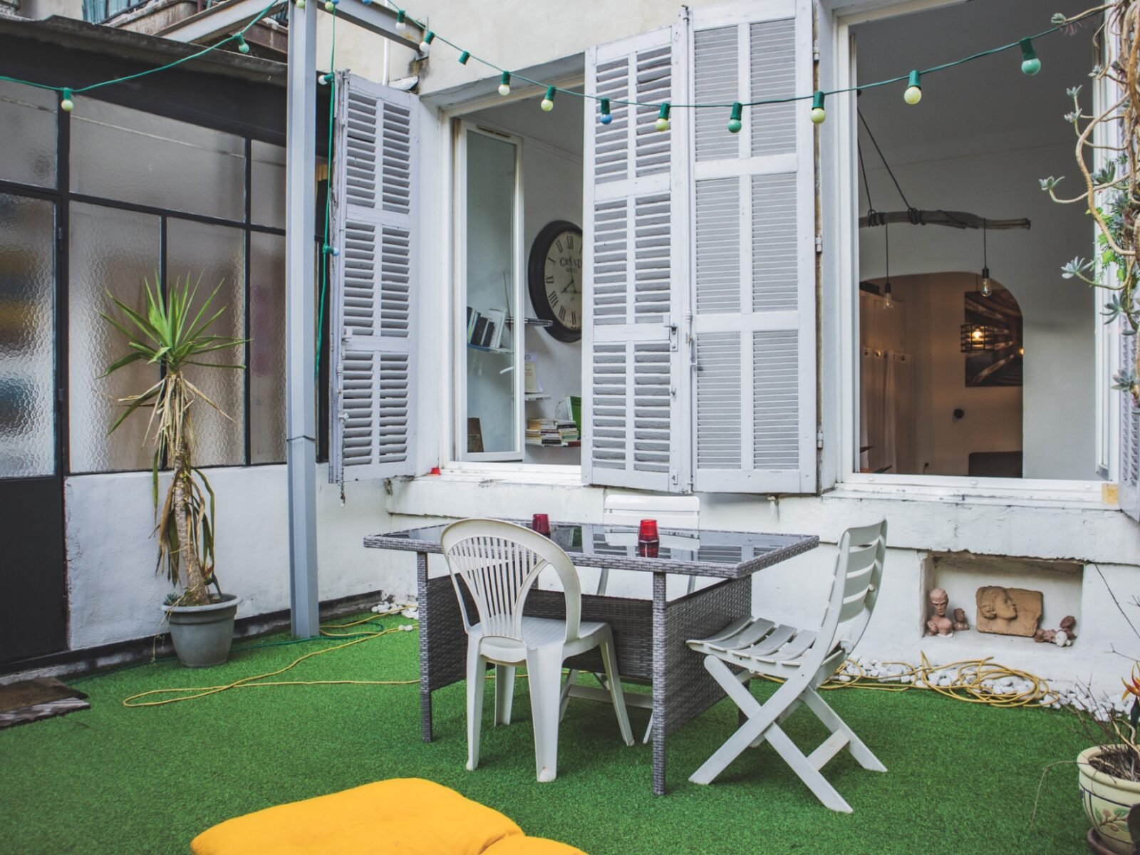 Appartement au cœur de la plaine avec. Belle terrasse au calme.