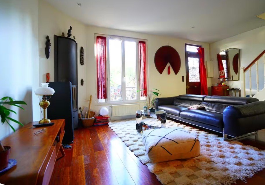 Chambre calme, lumineuse dans grande maison cozy