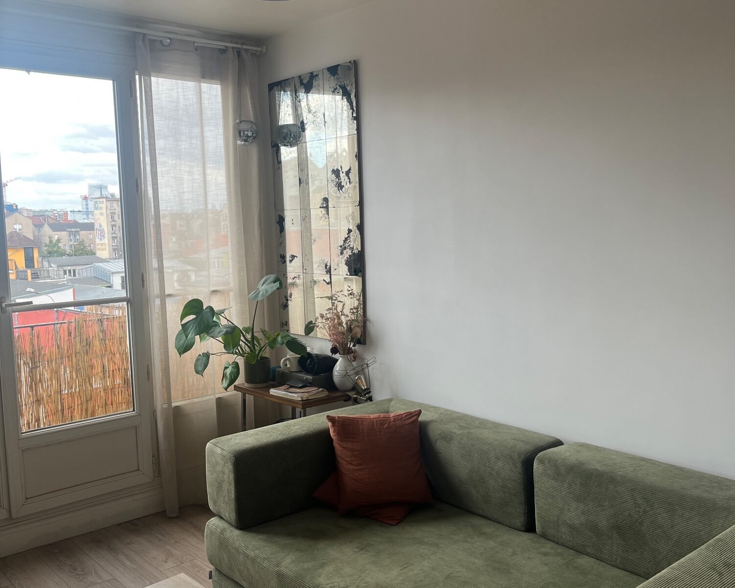 2 pièces de 35 m2 à Saint Ouen vues sur les puces