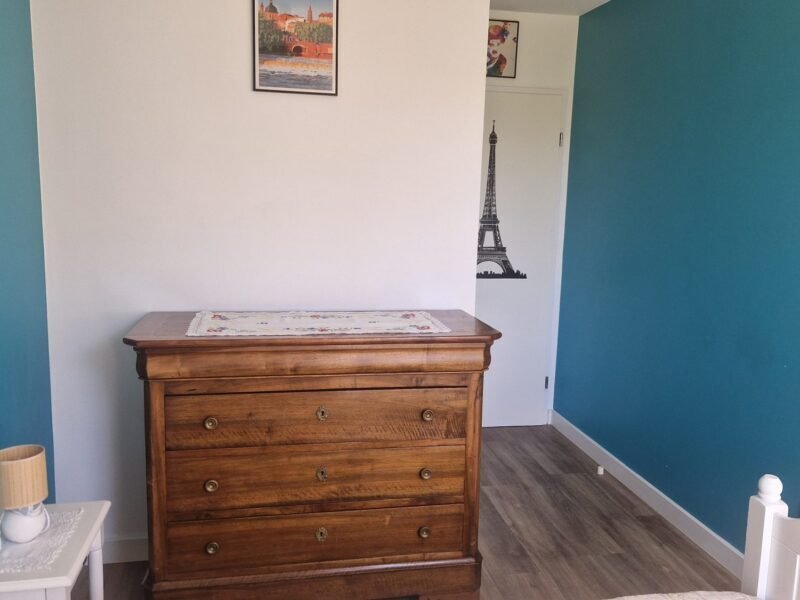 Loue chambre.
