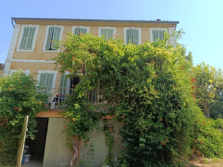 Bastide provençale en campagne aixoise