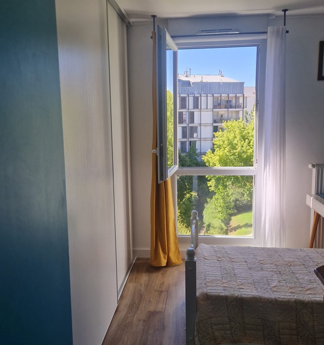Loue chambre.