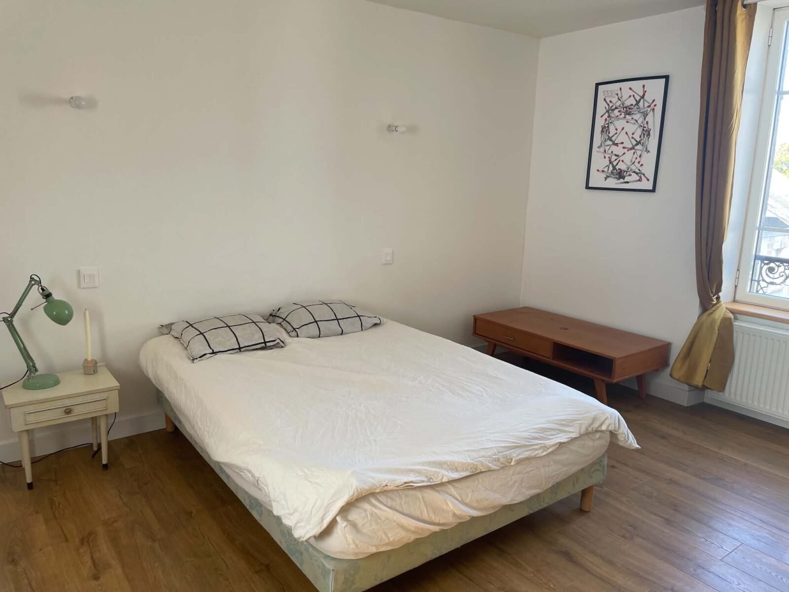 Spacieuse et lumineuse chambre meublée avec SDB privative et toilettes privatives