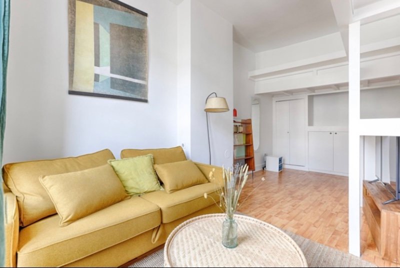 Grand studio lumineux style loft à Paris centre châtelet les halles