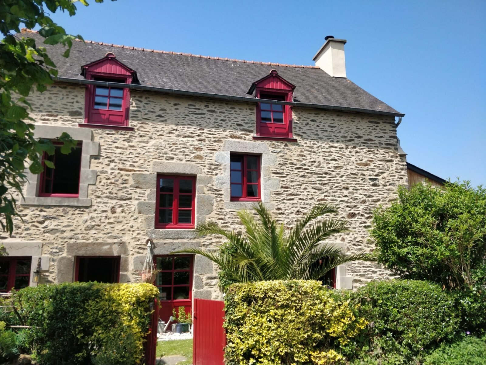 Chambre partagée dans maison de pêcheurs dans village typique de Bords de Rance.