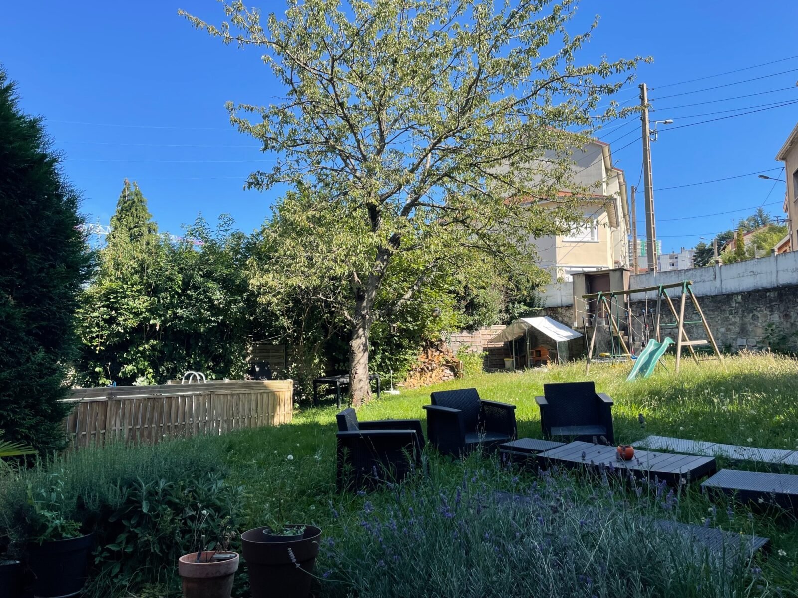 Maison avec jardin calme et ensoleillée