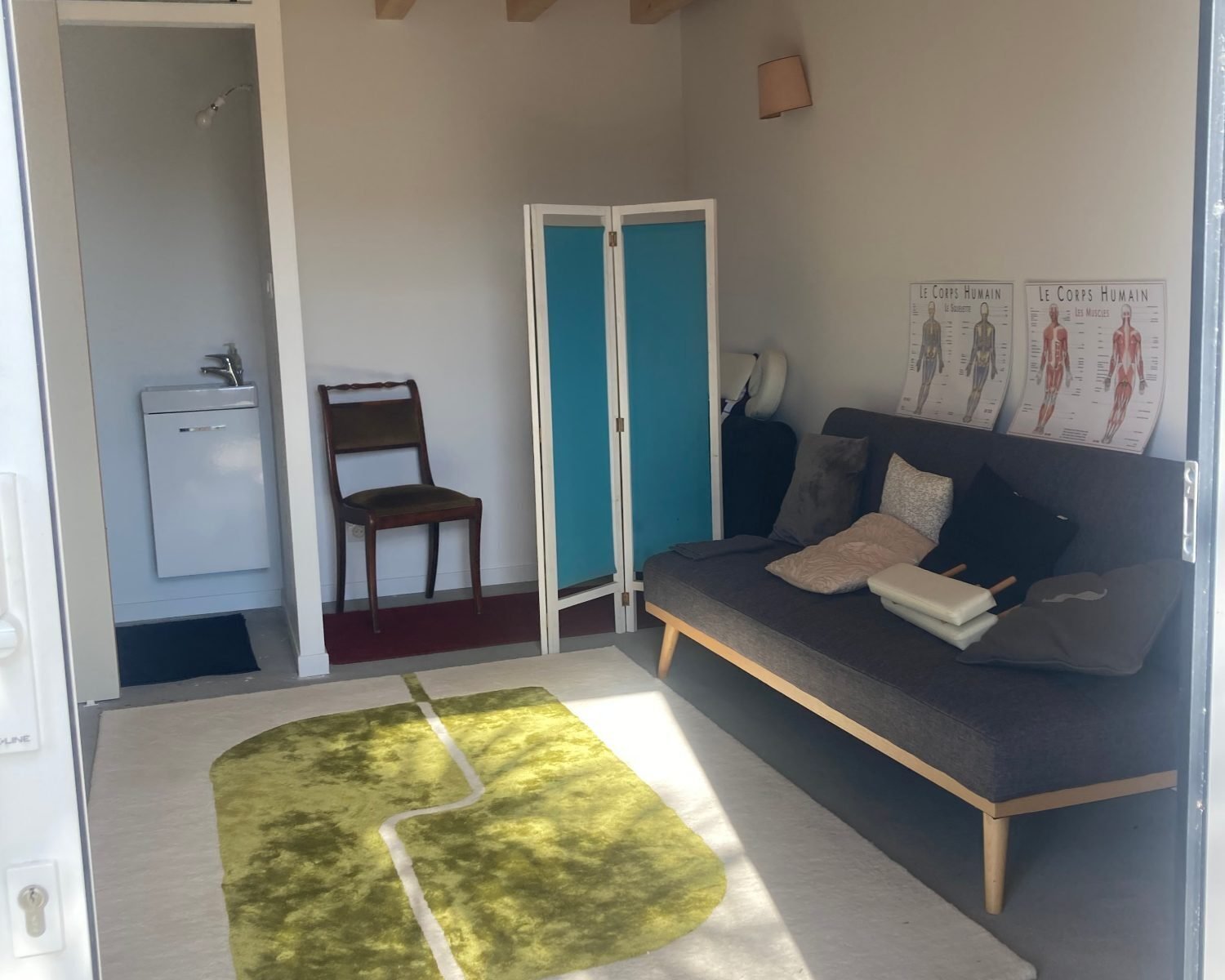 Studio indépendant à 7 mn à pied du centre de Pont l'Abbé