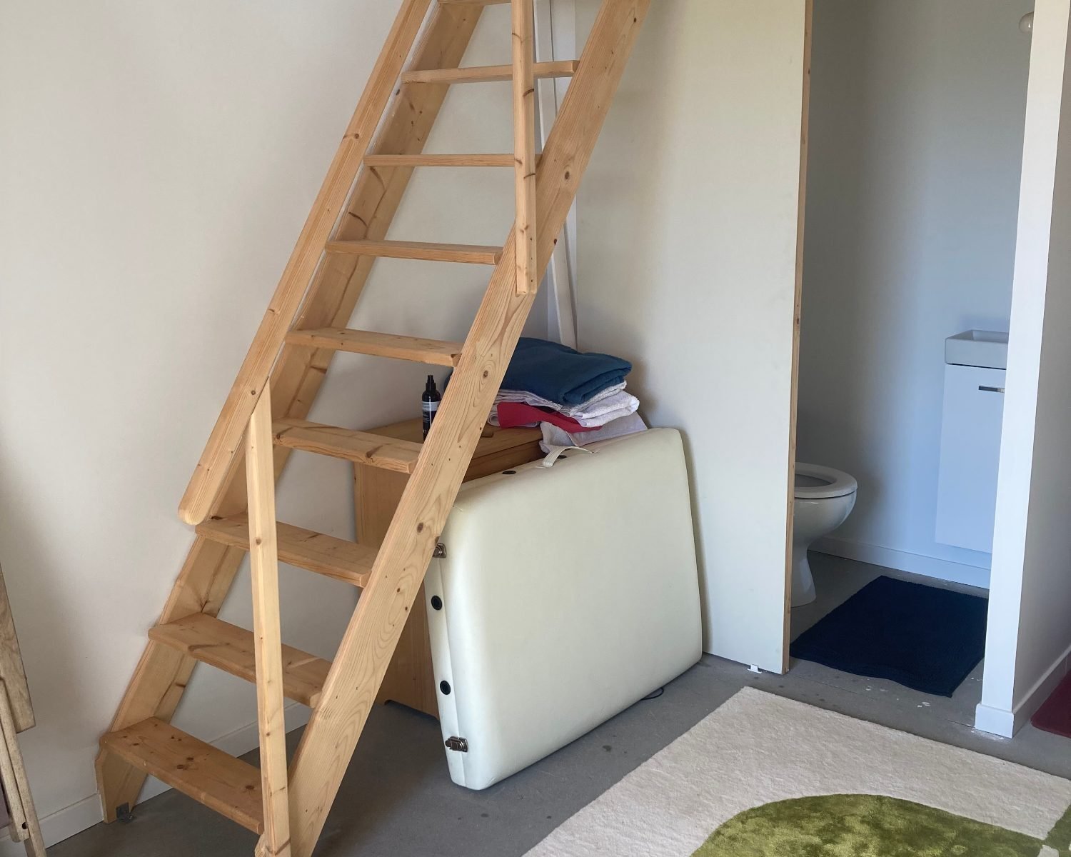 Studio indépendant à 7 mn à pied du centre de Pont l'Abbé