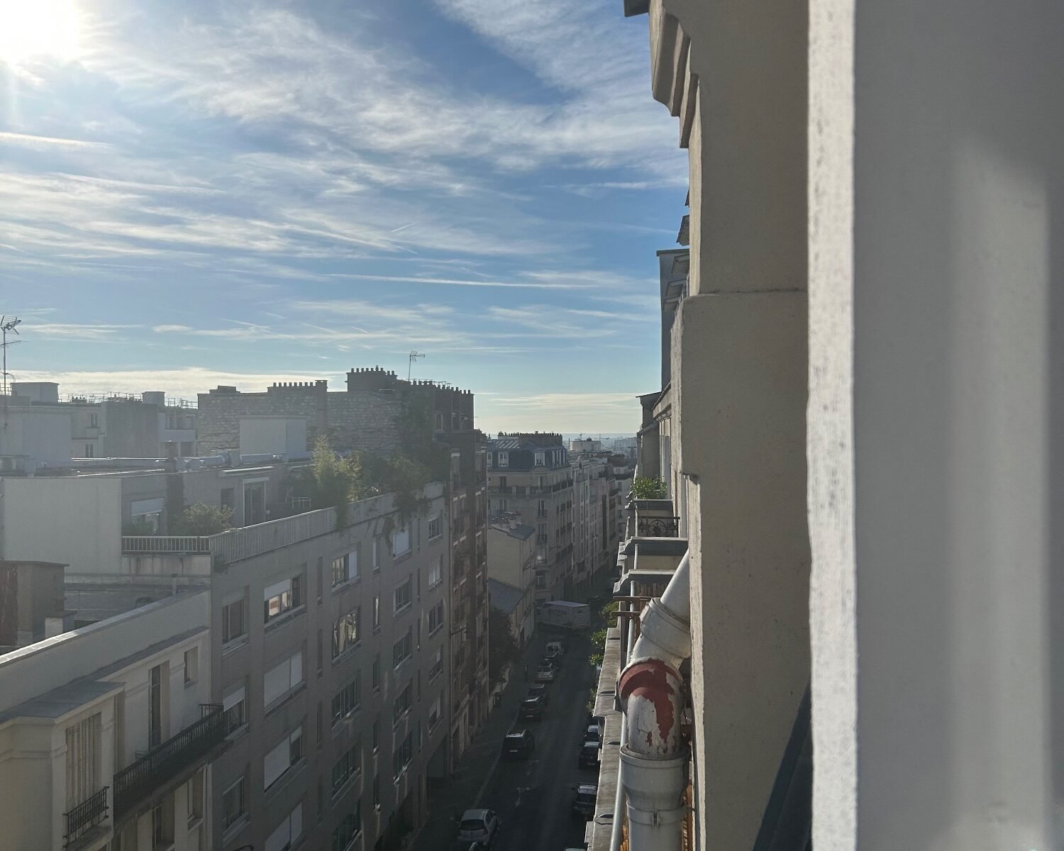 CHAMBRE À LOUER dans un appartement– PARIS 20e / GAMBETTA – COLOCATION ARTISTIQUE