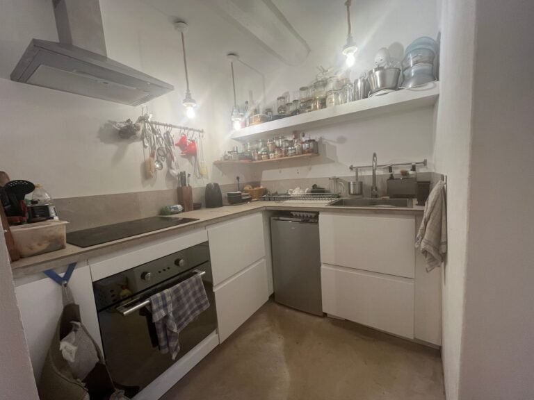 Appartement très bien situé dans le Camas à proximité de la plaine et à 15min de la gare