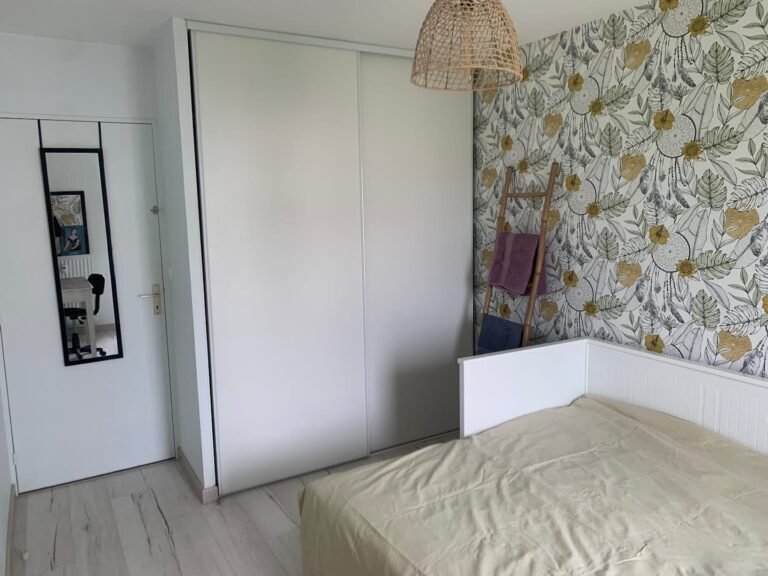 Chambre dans un appartement calme et lumineux