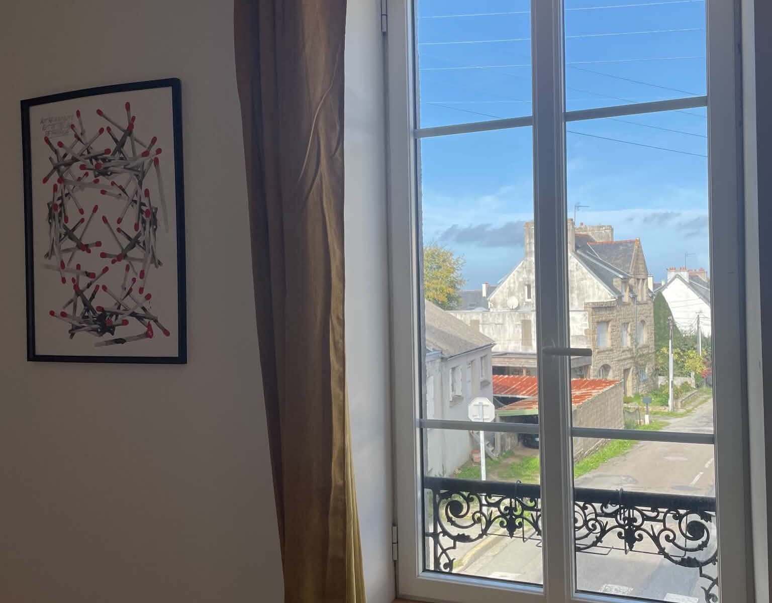 Spacieuse et lumineuse chambre meublée avec SDB privative et toilettes privatives