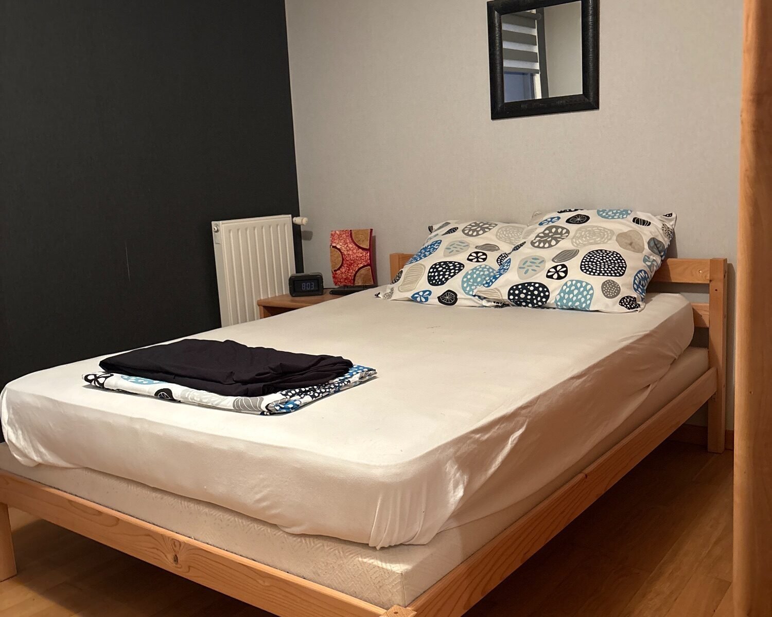 Ch dans maison de 120m2 sur 3 niveaux - 2 douches, 3 WC, véranda et jardin ombragé.